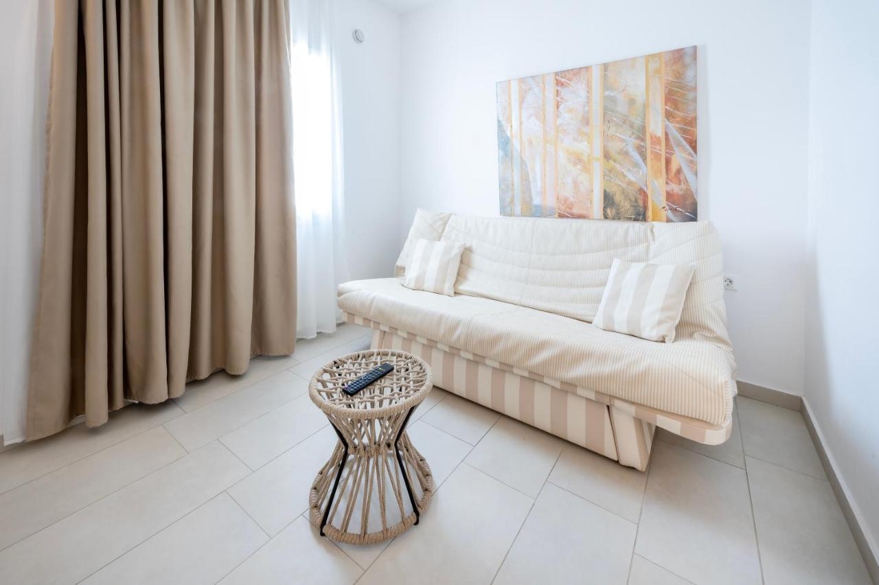 Orizontes Hotel Santorini Pyrgos Kallistis Bagian luar foto
