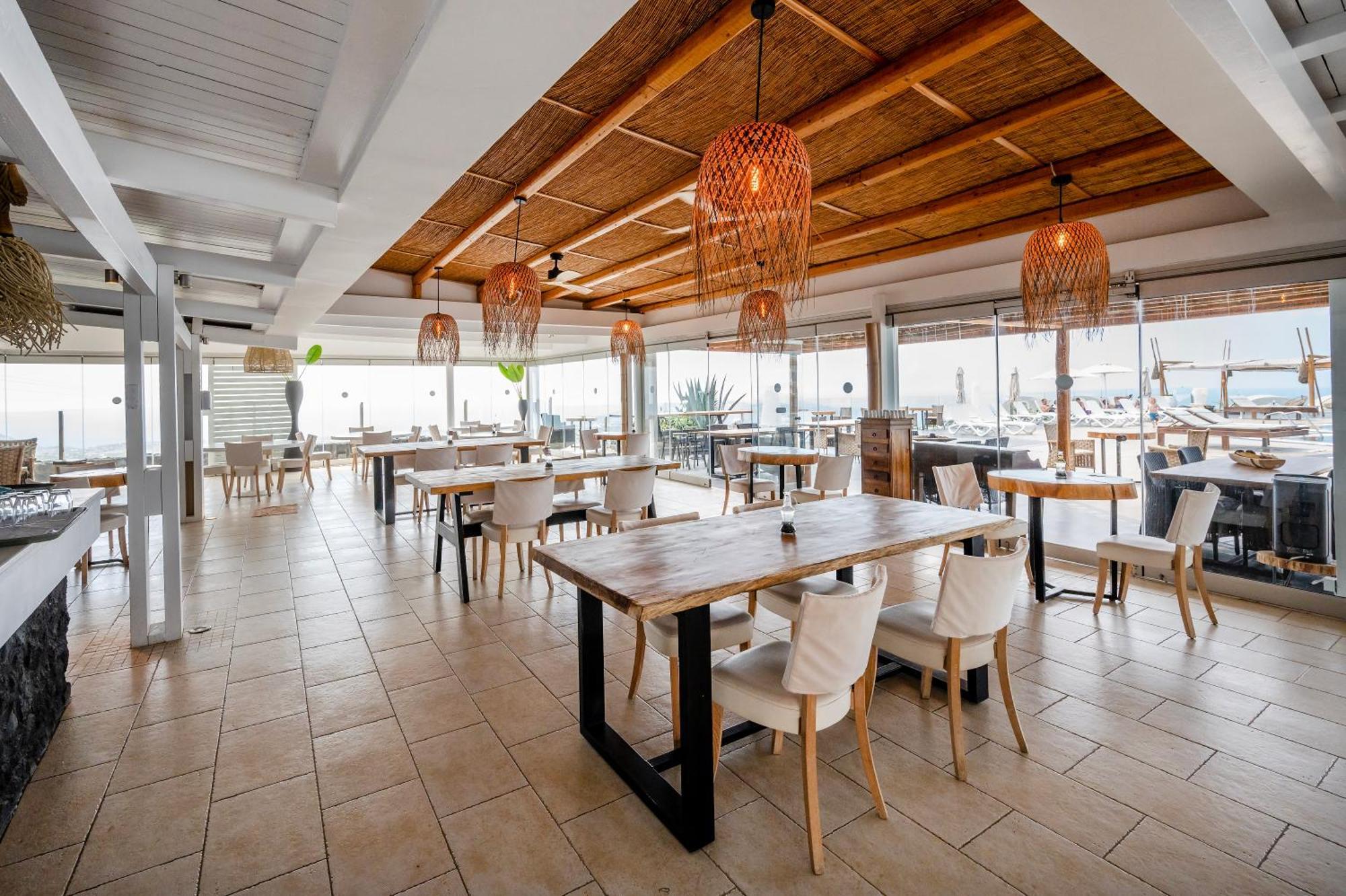 Orizontes Hotel Santorini Pyrgos Kallistis Bagian luar foto