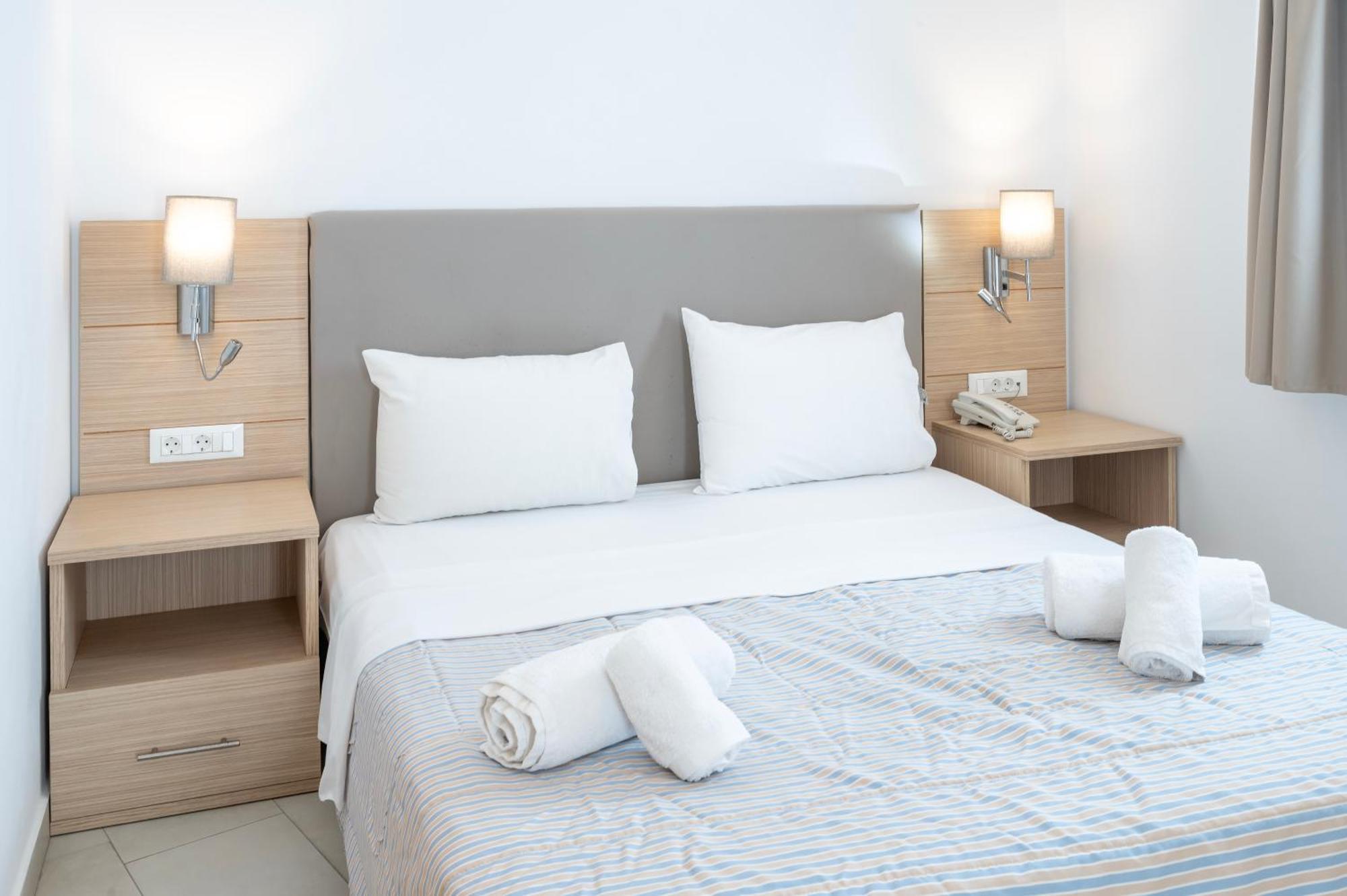 Orizontes Hotel Santorini Pyrgos Kallistis Bagian luar foto